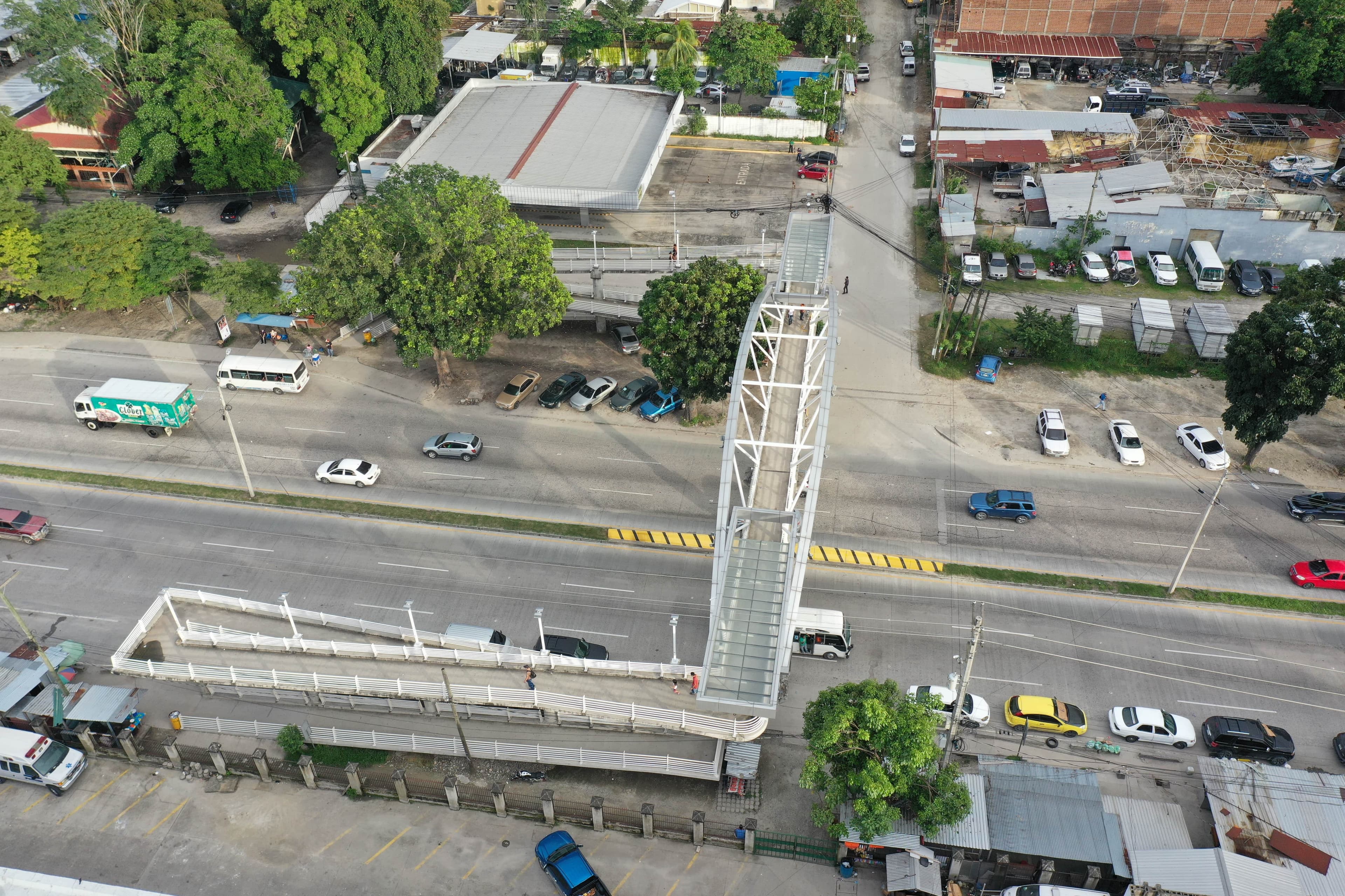 Puente Peatonal IHSS